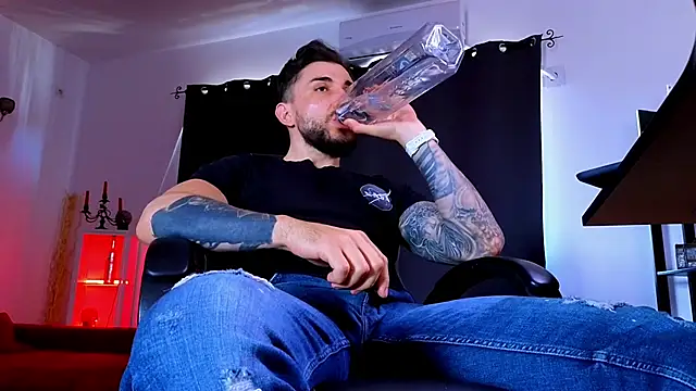MightyAaron66 webcam