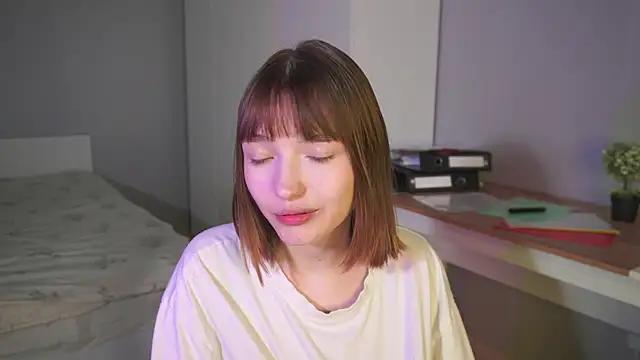 Leyla_crsh webcam