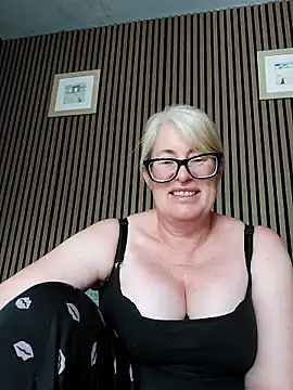 FlirtyFleur-x webcam