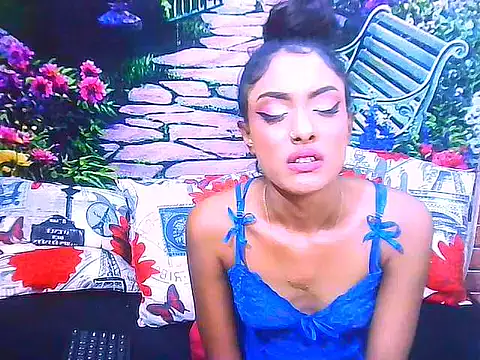 IndianPretty14u2Luv webcam