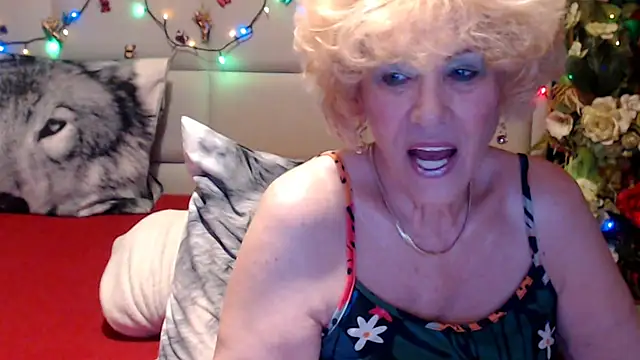 HappyWomanOn webcam