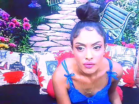 IndianPretty14u2Luv webcam
