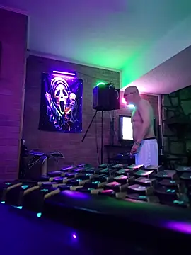 chronic_vibez webcam