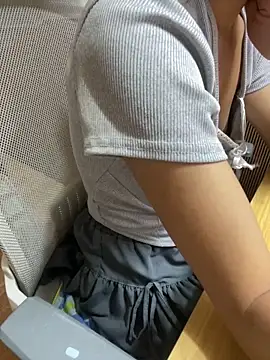 Mina048 webcam