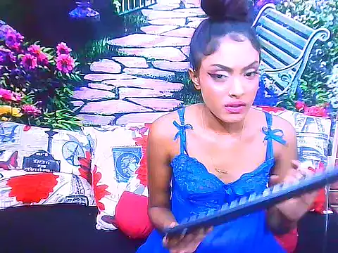 IndianPretty14u2Luv webcam
