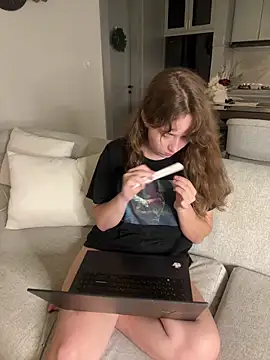 Sarahhh_xxx webcam
