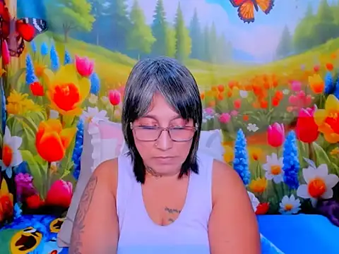 indianroxy webcam