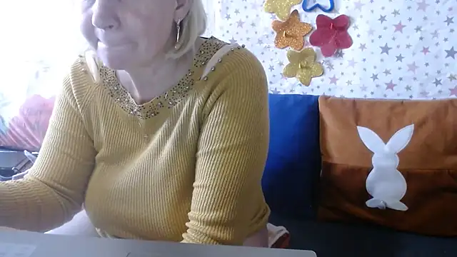 QueenLana webcam