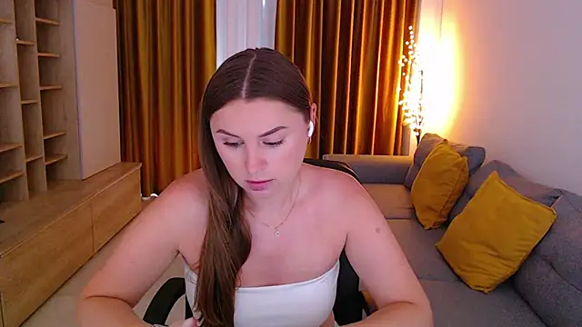 mia_bloomy webcam