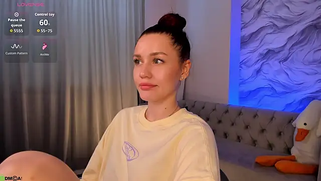 Aria_Mila webcam