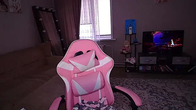 yoursLina webcam