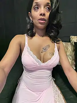 Rakiyahcharms webcam