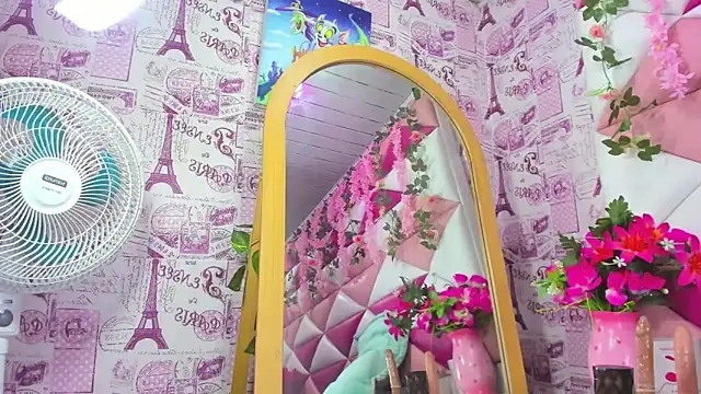 Sasha_Petitte webcam