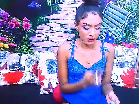 IndianPretty14u2Luv webcam