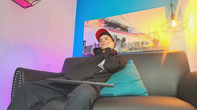 kevinn_bluee webcam