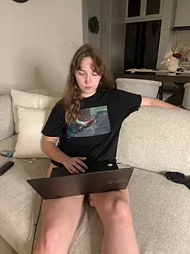 Sarahhh_xxx webcam