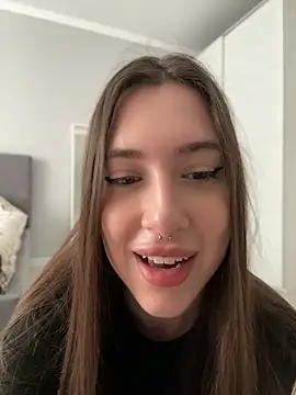 boomfoxy (F young) - Make my pussy get a little wet mmm🥰