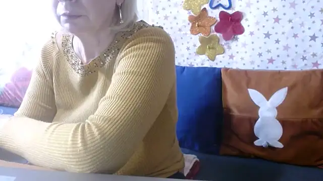 QueenLana webcam
