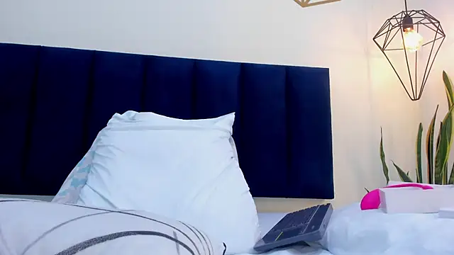 mayaevansmg webcam