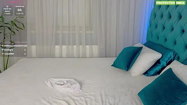 Little__Lunaa webcam