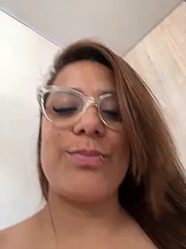 Pretty__Milf webcam