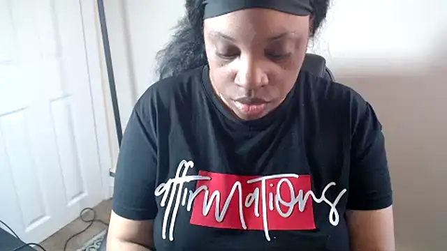 Sexymona1218 webcam