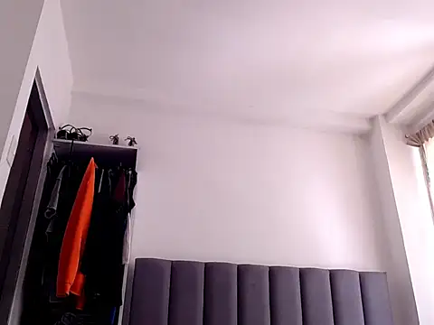 saara_johnson496 webcam