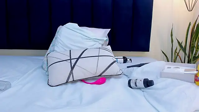 mayaevansmg webcam