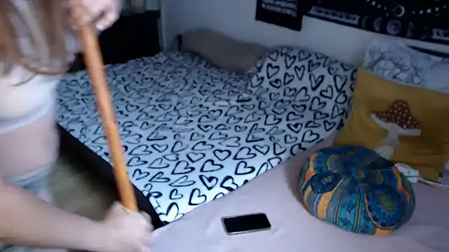 AlienforTwenty webcam
