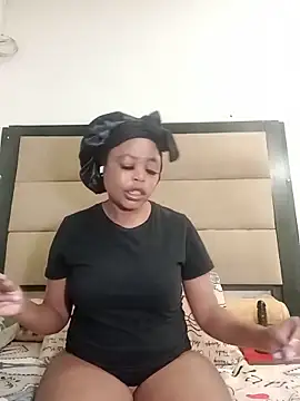 SpicyKittyxxx webcam
