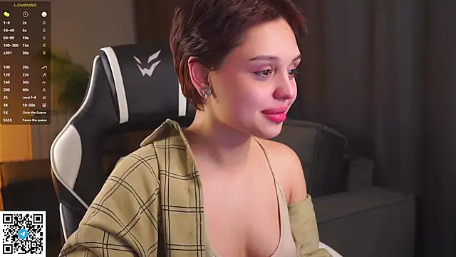 Emmy-Brooks webcam