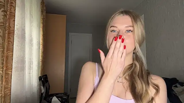 HoneysPiee webcam