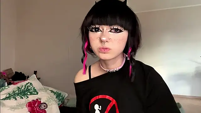 HolyCute webcam