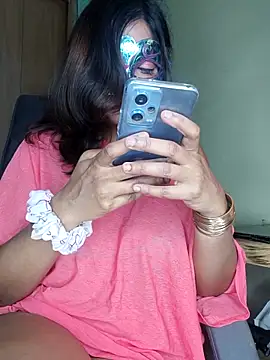 Queenniaa webcam