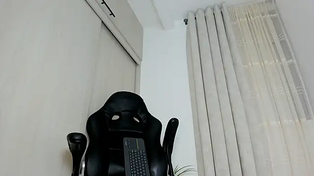Biscuit_oliva live cam