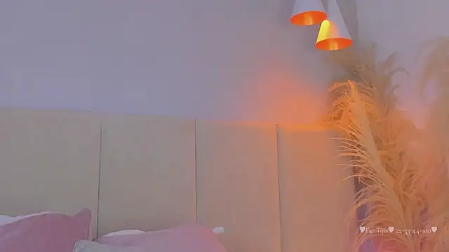 aprilebony_ webcam