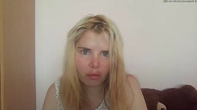 HornyElena webcam