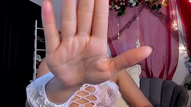 CarolineFyre webcam