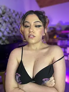 NikkiNix webcam