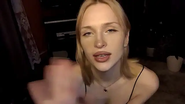 BloomLizzy webcam