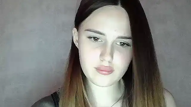 SweetLoraa webcam