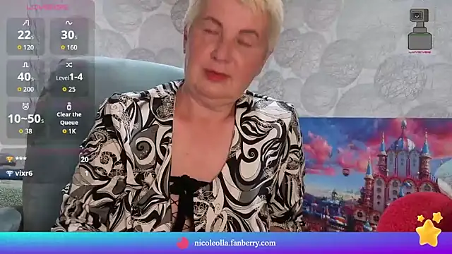 NicoleOlla webcam