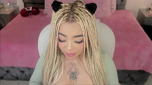 conny__curly webcam
