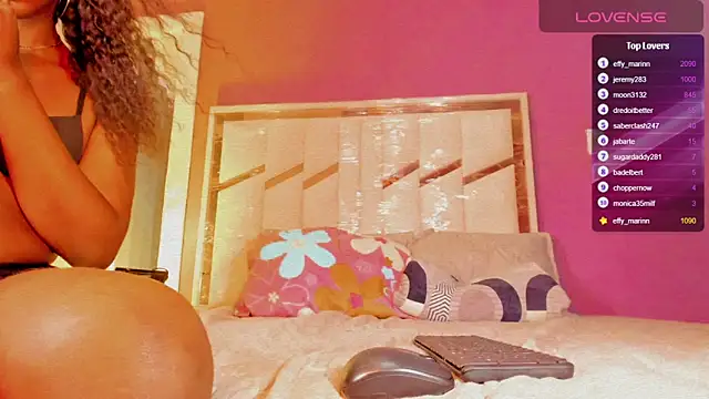 Sara_hot12112 webcam
