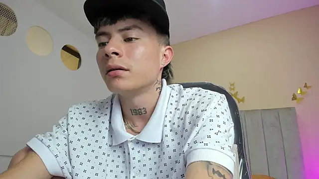 Nascary_Fox webcam