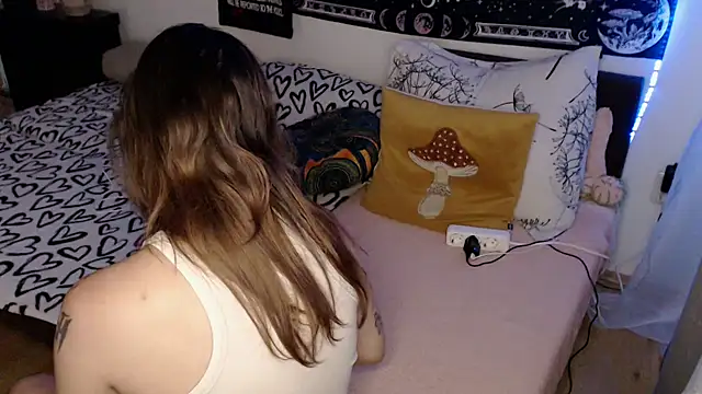 alienfortwenty - AlienforTwenty's free webcam - UK Sex Cams