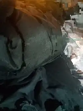 MenacingHeart34 webcam
