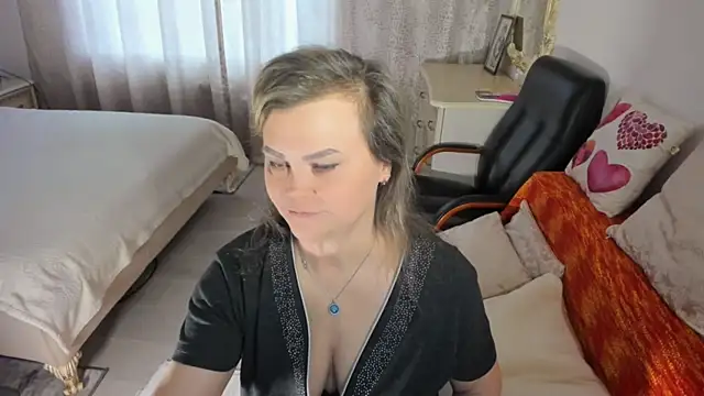 MildMature webcam