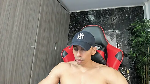 Erik_castle webcam