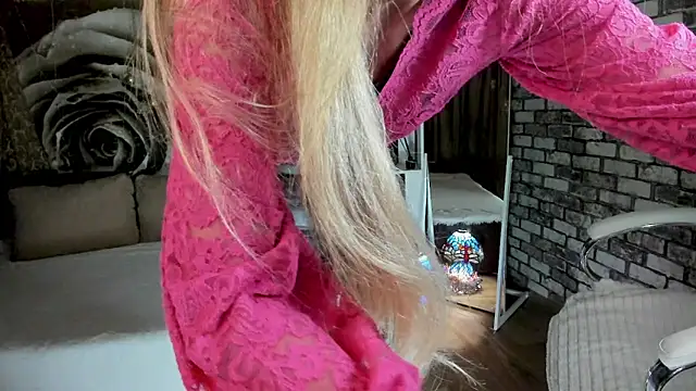 eva_melow - Eva_Melow's free webcam - UK Sex Cams